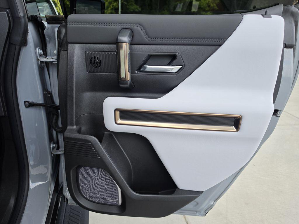 2025 GMC HUMMER EV 2X - Photo 39
