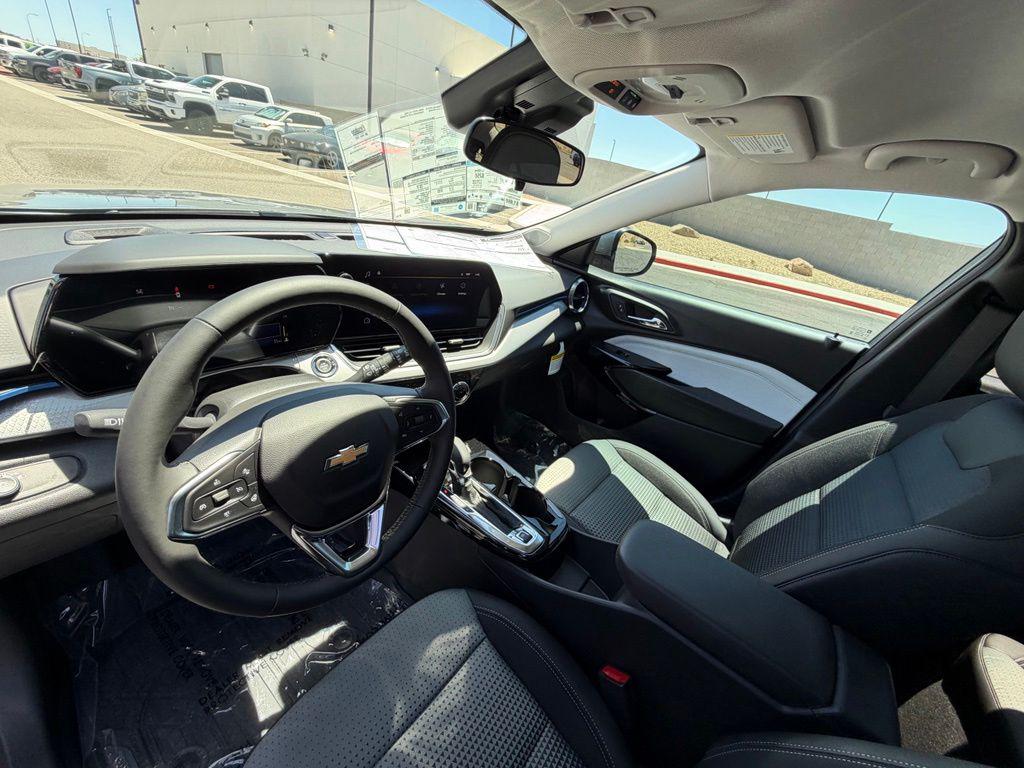 2026 Chevrolet Trax LT - Photo 11