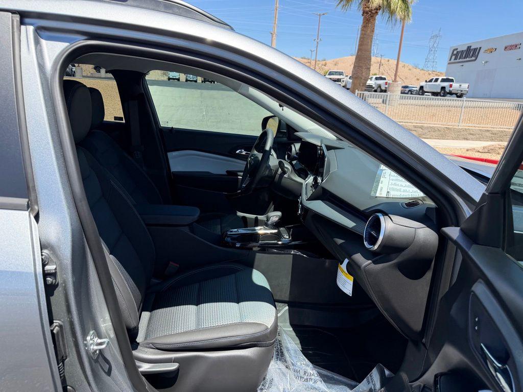 2026 Chevrolet Trax LT - Photo 12