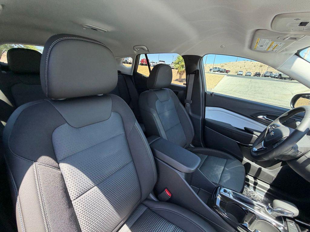 2026 Chevrolet Trax LT - Photo 13