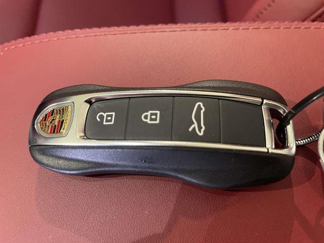 2023 Porsche 911 Carrera Cabriolet