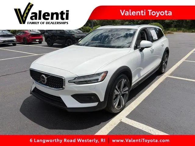 2025 Volvo V60 Cross Country Plus, B5 AWD Gas (mild hybrid) for sale in Westerly, RI