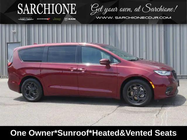 2022 Chrysler Pacifica Hybrid Limited for sale near Dalton, OH
