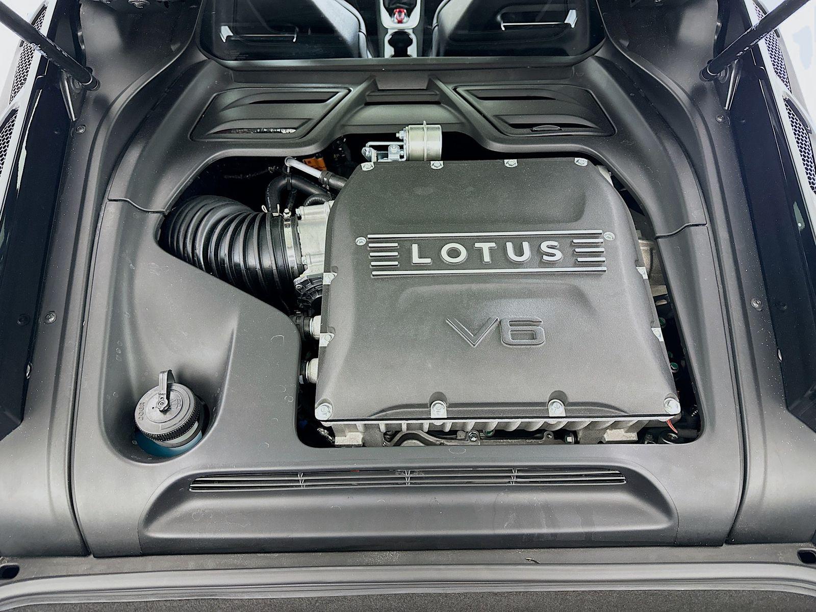 2026 Lotus Emira - Photo 13