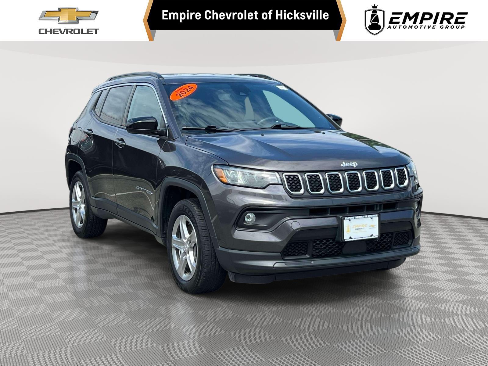 Baltic Gray Metallic Clearcoat 2024 Jeep Compass Latitude 4WD SUV / Crossover Four-Wheel Drive 8-Speed Automatic