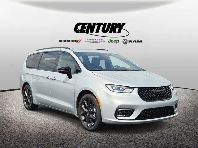 2024 Chrysler Pacifica Limited for sale in Wentzville, MO