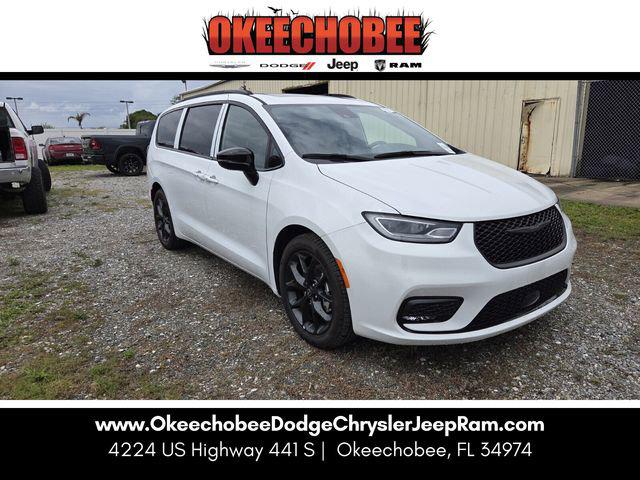 2025 Chrysler Pacifica Limited for sale in FT DENAUD, FL
