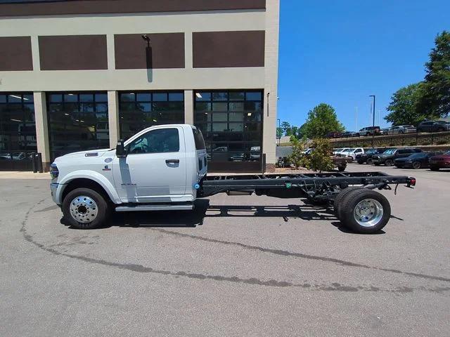 2026 RAM 5500 Chassis RAM 5500 BIG HORN CHASSIS REGULAR CAB 4X4 120 CA