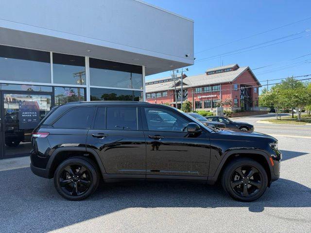 2023 Jeep Grand Cherokee Altitude 4x4 2023 Jeep Grand Cherokee Altitude 4x4