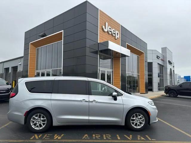 2023 Chrysler Pacifica Touring L for sale in Plymouth, WI