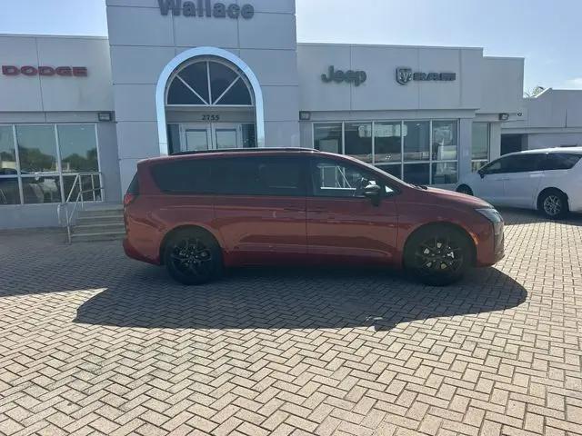 2027 Chrysler Pacifica Limited