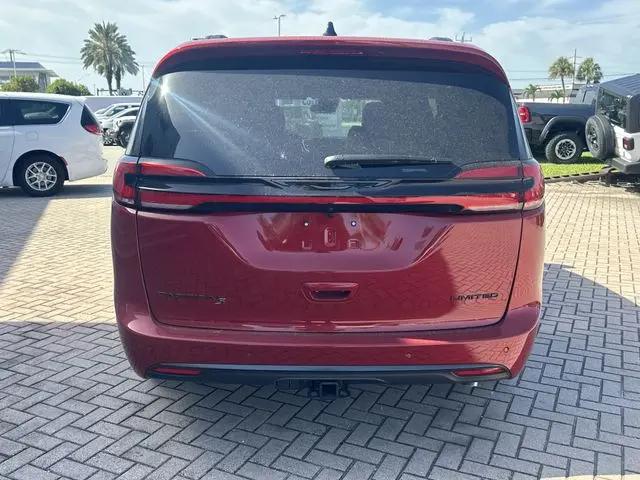 2027 Chrysler Pacifica Limited