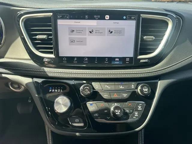2027 Chrysler Pacifica Limited