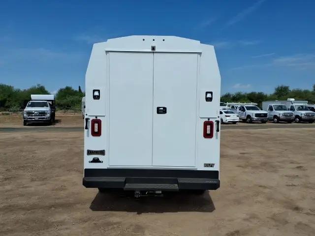 2027 Ford E-350 Cutaway E-350