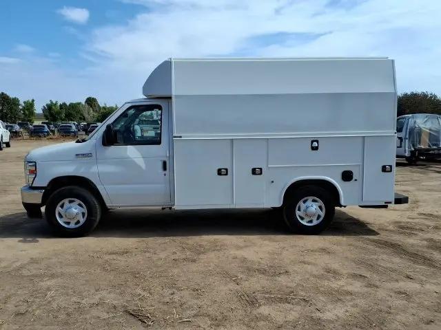 2027 Ford E-350 Cutaway E-350