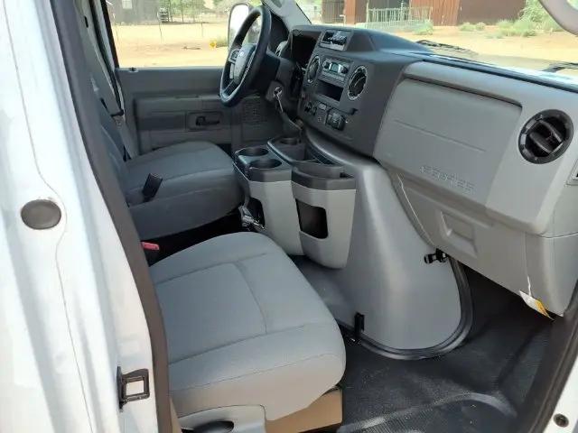 2027 Ford E-350 Cutaway E-350
