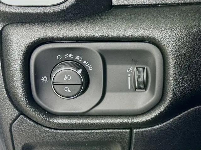 2026 Ram 1500 Express Quad Cab 4x4 64 Box