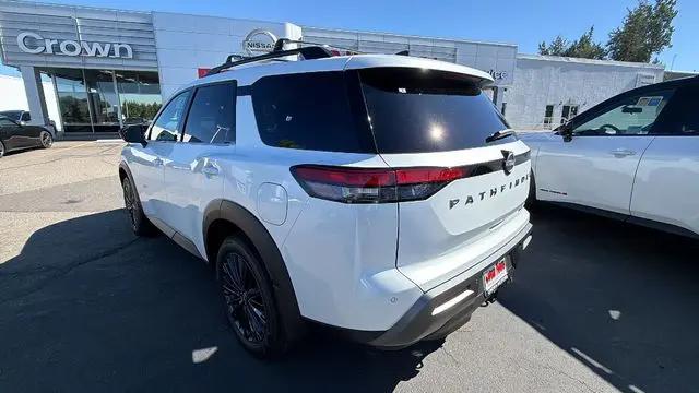 2026 Nissan Pathfinder SL