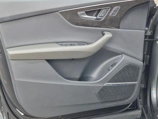 2021 Audi Q8 Premium Plus 55 TFSI quattro Tiptronic