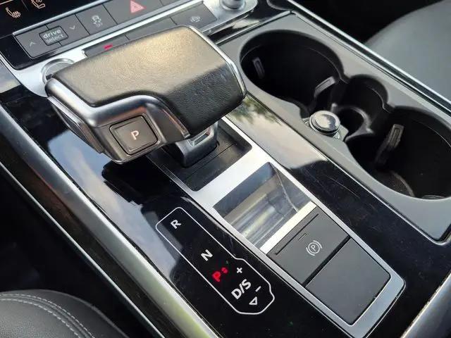2021 Audi Q8 Premium Plus 55 TFSI quattro Tiptronic