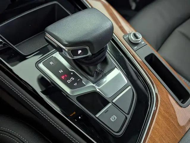 2023 Audi A4 Premium Plus 40 TFSI quattro S tronic