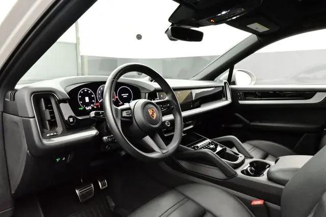 2025 Porsche Cayenne S