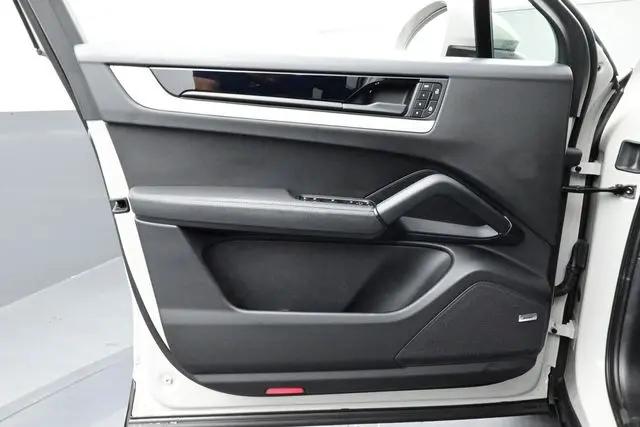 2025 Porsche Cayenne S