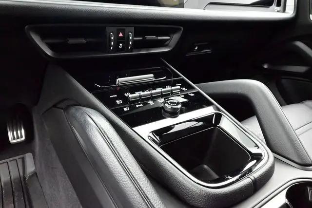 2025 Porsche Cayenne S