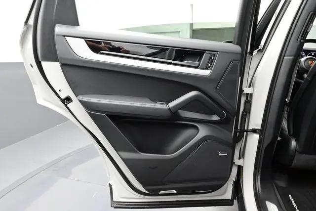 2025 Porsche Cayenne S