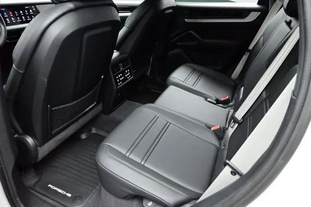 2025 Porsche Cayenne S