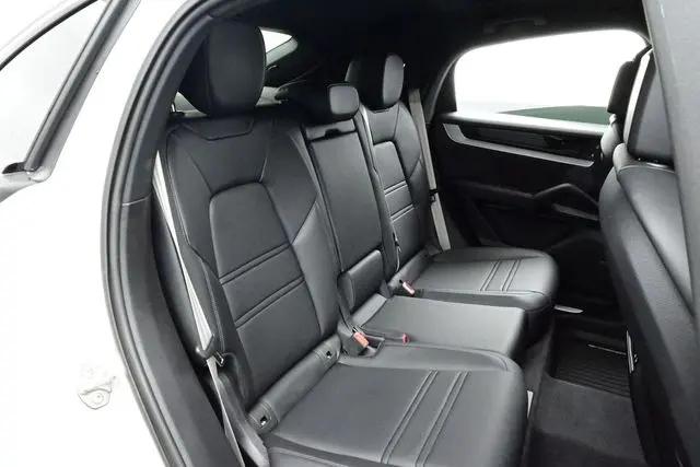 2025 Porsche Cayenne S