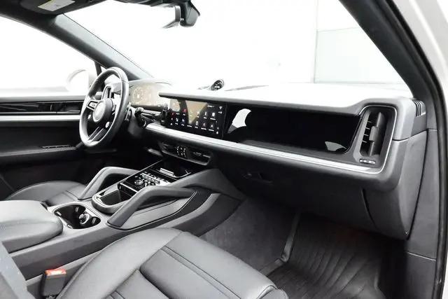 2025 Porsche Cayenne S