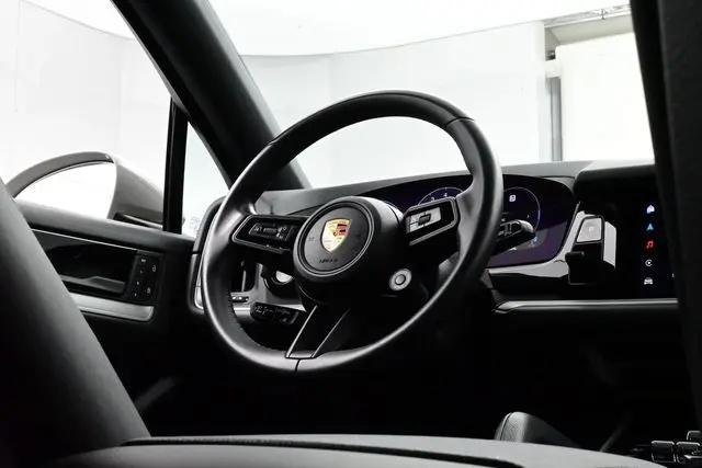 2025 Porsche Cayenne S