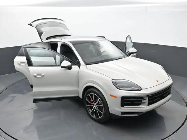 2025 Porsche Cayenne S