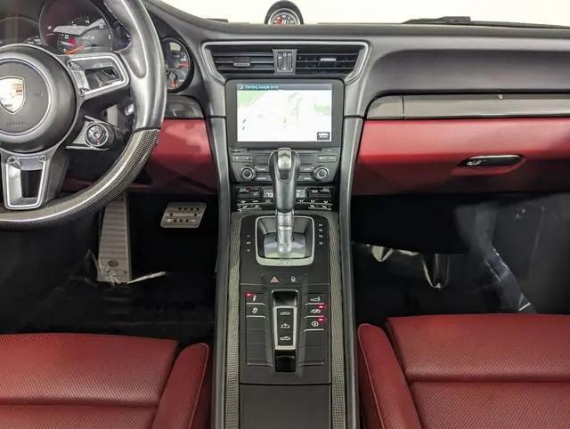 2017 Porsche 911 Carrera GTS