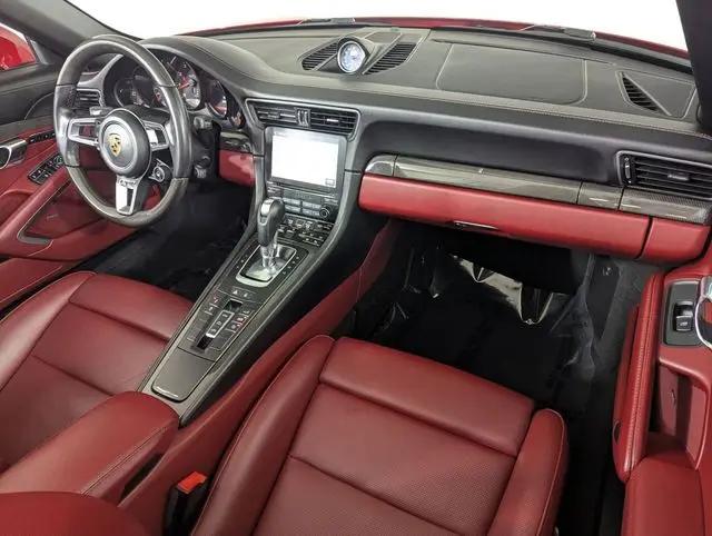2017 Porsche 911 Carrera GTS