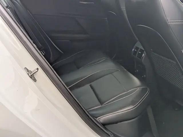 2018 Jaguar XE 25t R-Sport