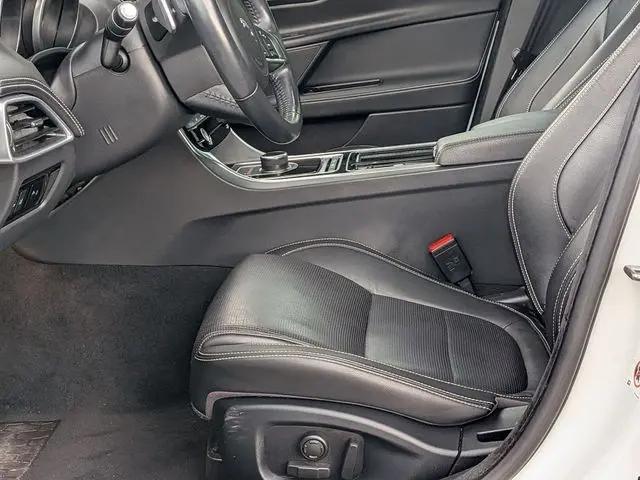 2018 Jaguar XE 25t R-Sport