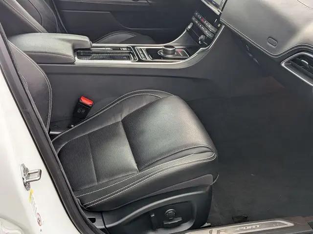 2018 Jaguar XE 25t R-Sport