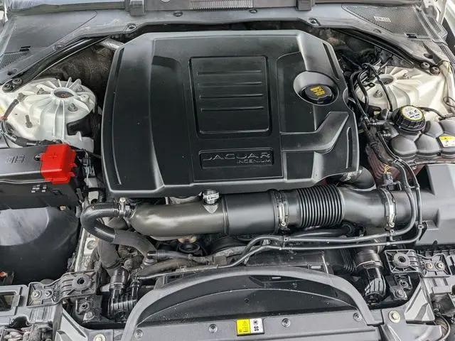 2018 Jaguar XE 25t R-Sport