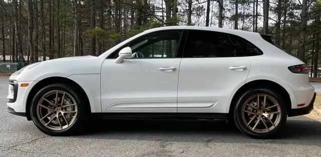 2022 Porsche Macan Macan