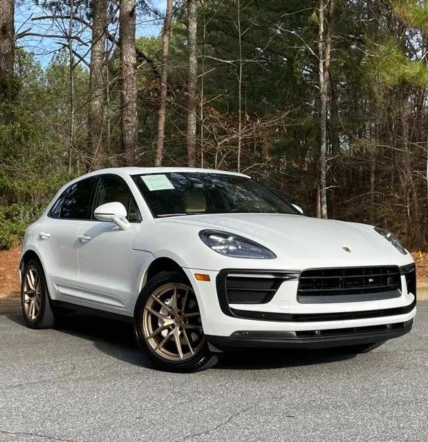 2022 Porsche Macan Macan