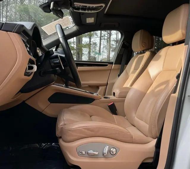 2022 Porsche Macan Macan
