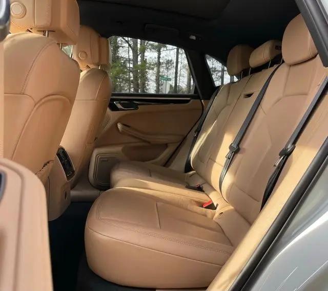 2022 Porsche Macan Macan