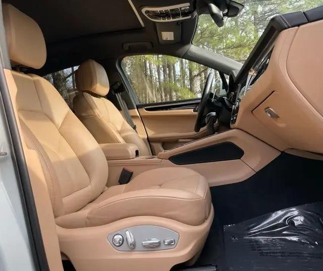 2022 Porsche Macan Macan