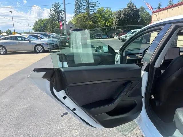 2021 Tesla Model 3 Standard Range Plus Rear-Wheel Drive