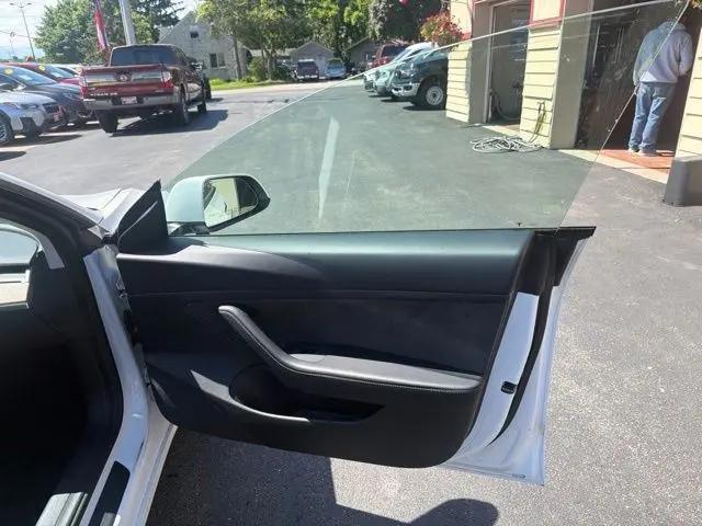2021 Tesla Model 3 Standard Range Plus Rear-Wheel Drive