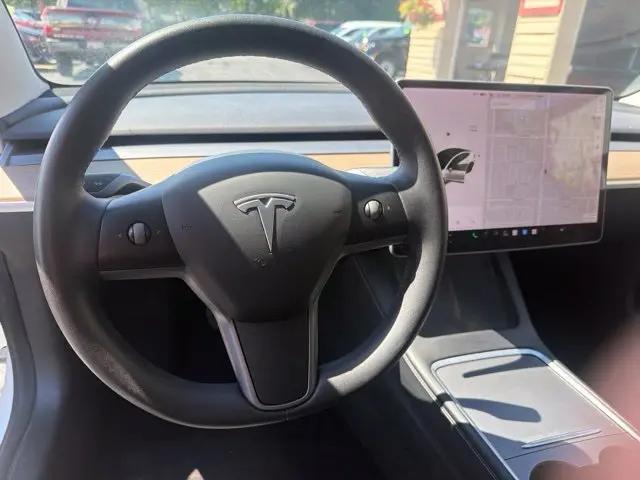 2021 Tesla Model 3 Standard Range Plus Rear-Wheel Drive