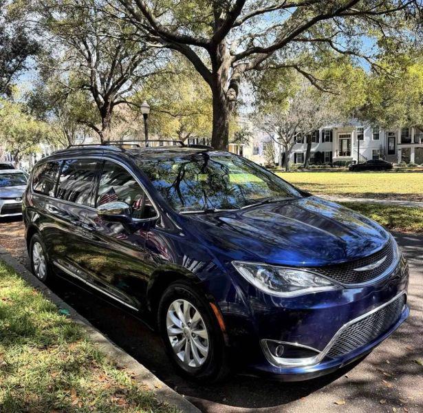 2017 Chrysler Pacifica Limited for sale in Longwood, FL