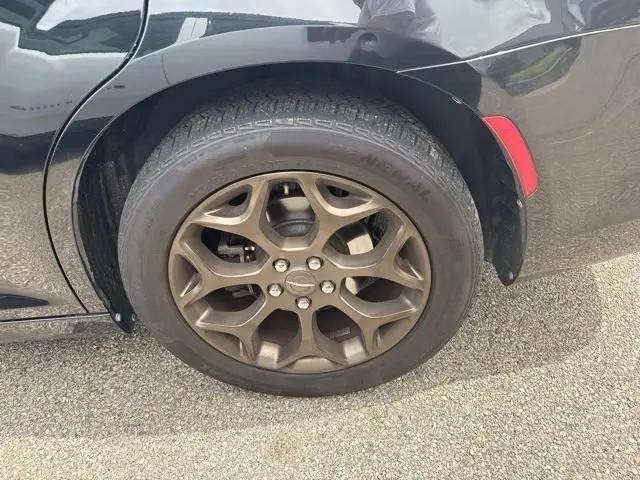 2016 Chrysler 300 300S Alloy Edition